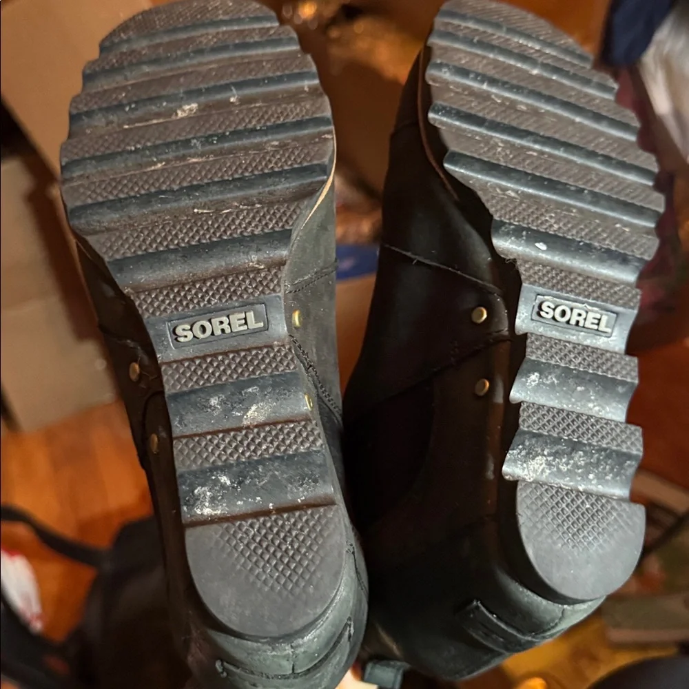 Sorel Black Joan of arctic Chelsea Ankle Booties size 6